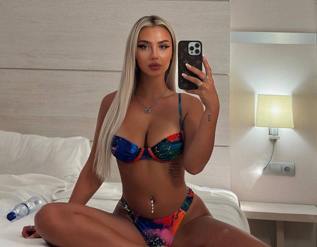 Esenyurt Escort Bayan Betülle Özel Gecelerde Heyecan Dolu Anlar