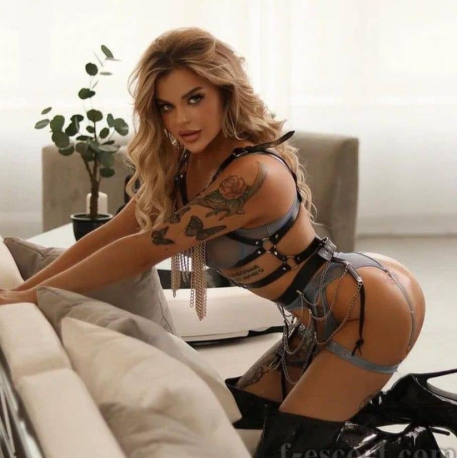 Esenyurt Escort Bayan Fidanla Sınırları Zorlayan Bir Deneyim