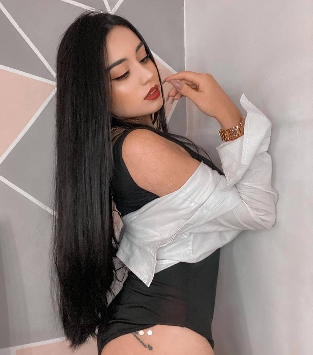 Esenyurt Escort Bayan Handan İle Unutulmaz Anlar Sizi Bekliyor