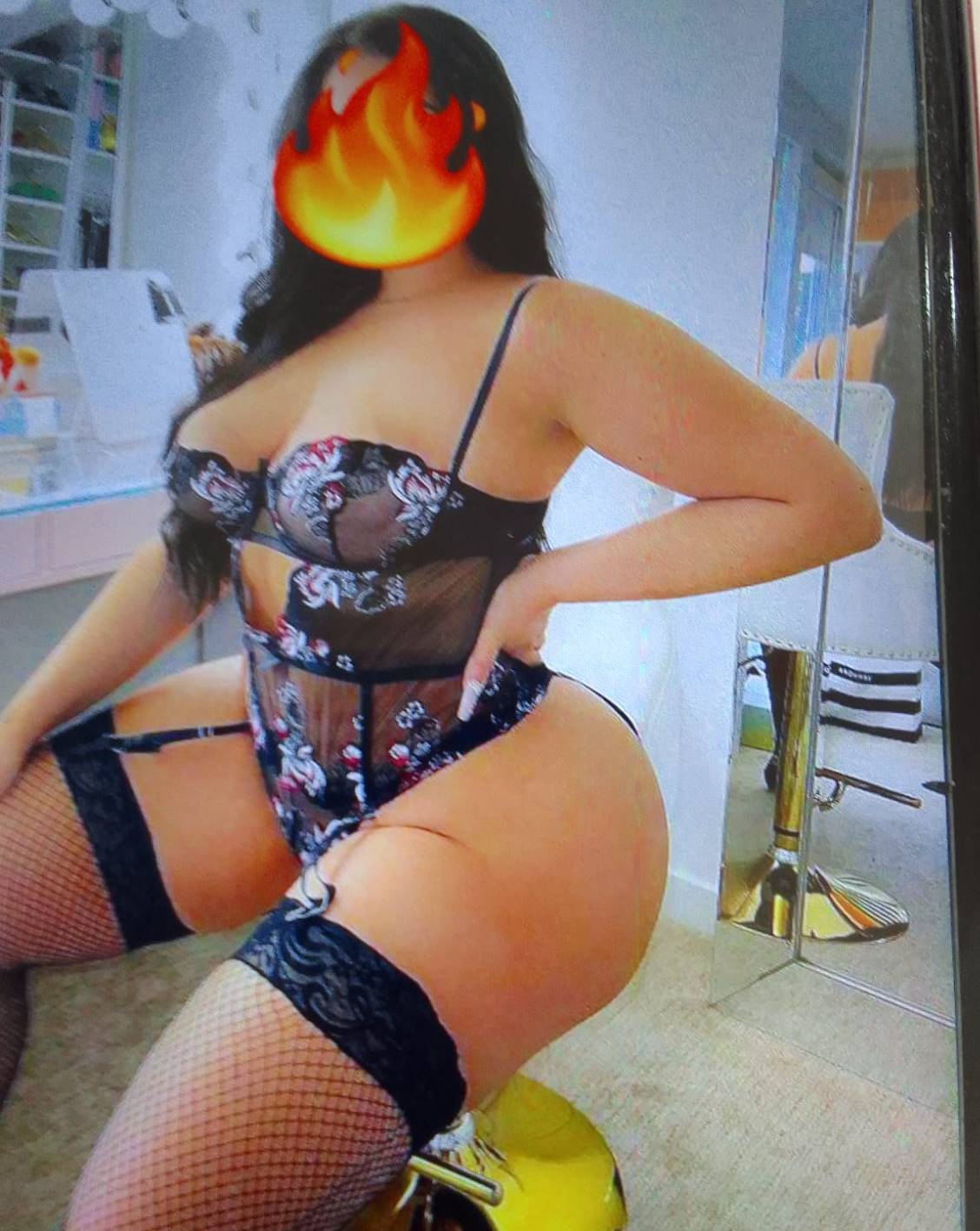 Esenyurt Escort Bayan Handanla Bir Gecede Şehveti Keşfedin