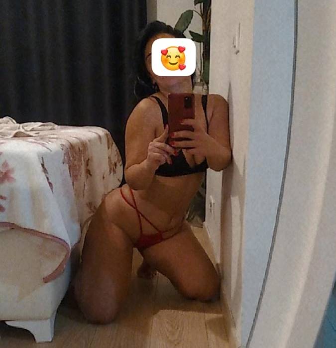 Esenyurt Escort Gözde İle Hazzın Derinliklerine İnmeye Başlayın